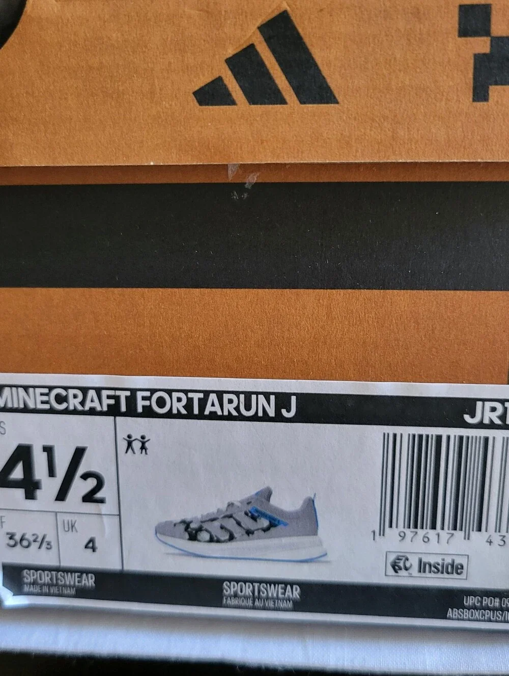 adidas kids sneaker